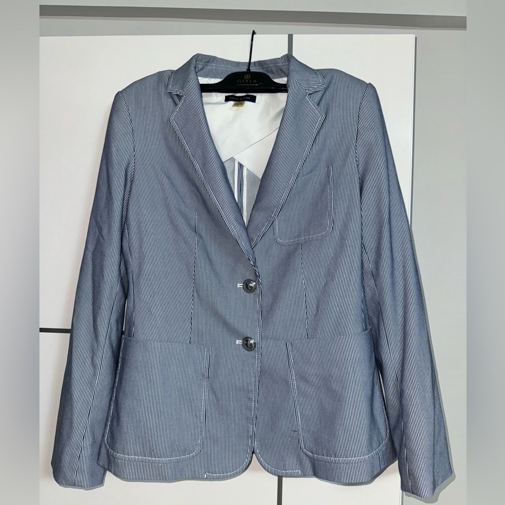 Women jacket Size 4